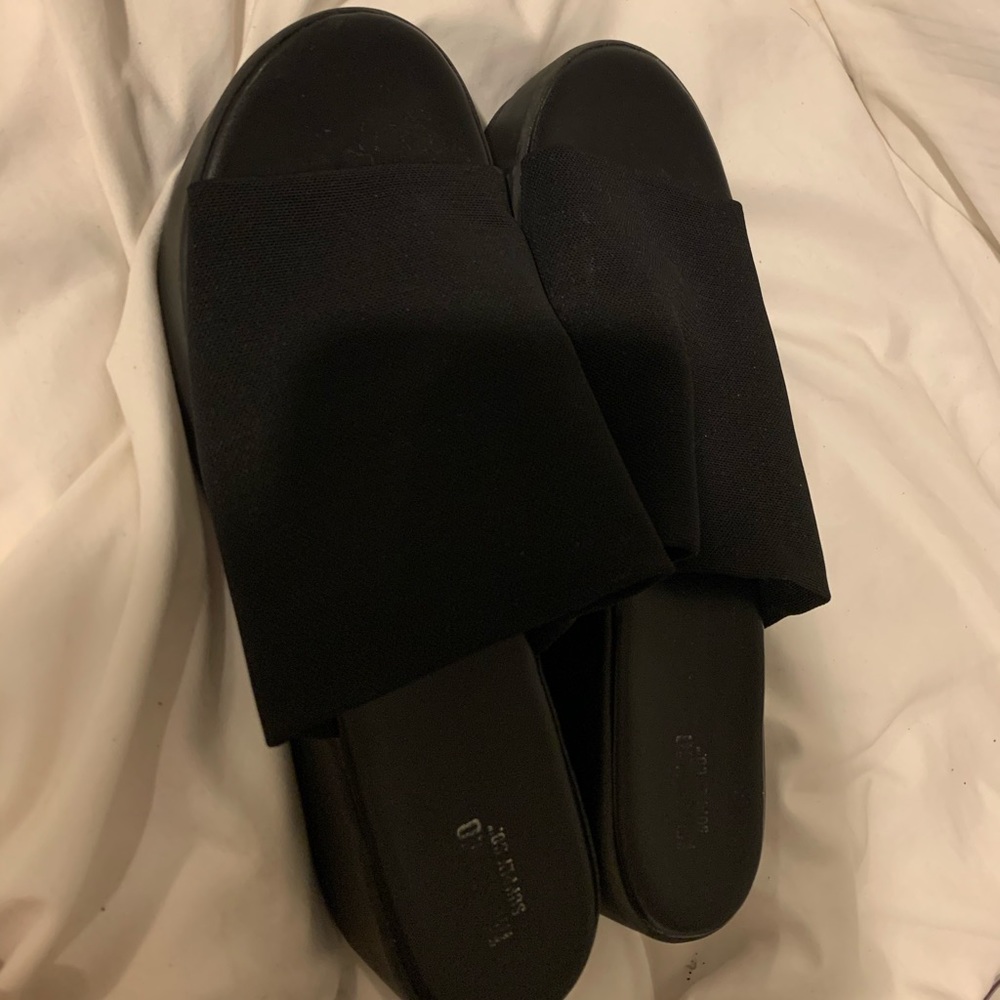 Black Slip on